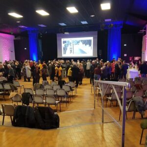 Vœux du maire de Jouars-Pontchartrain, réunissant de nombreuses personnes dans une salle décorée, le 18 janvier 2019.