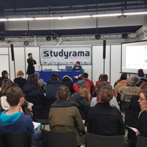 Conférence Studyrama à l'Espace Champerret le 19 janvier 2019, avec une audience attentive et des intervenants au podium.