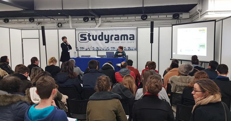 Conférence Studyrama à l'Espace Champerret le 19 janvier 2019, avec une audience attentive et des intervenants au podium.