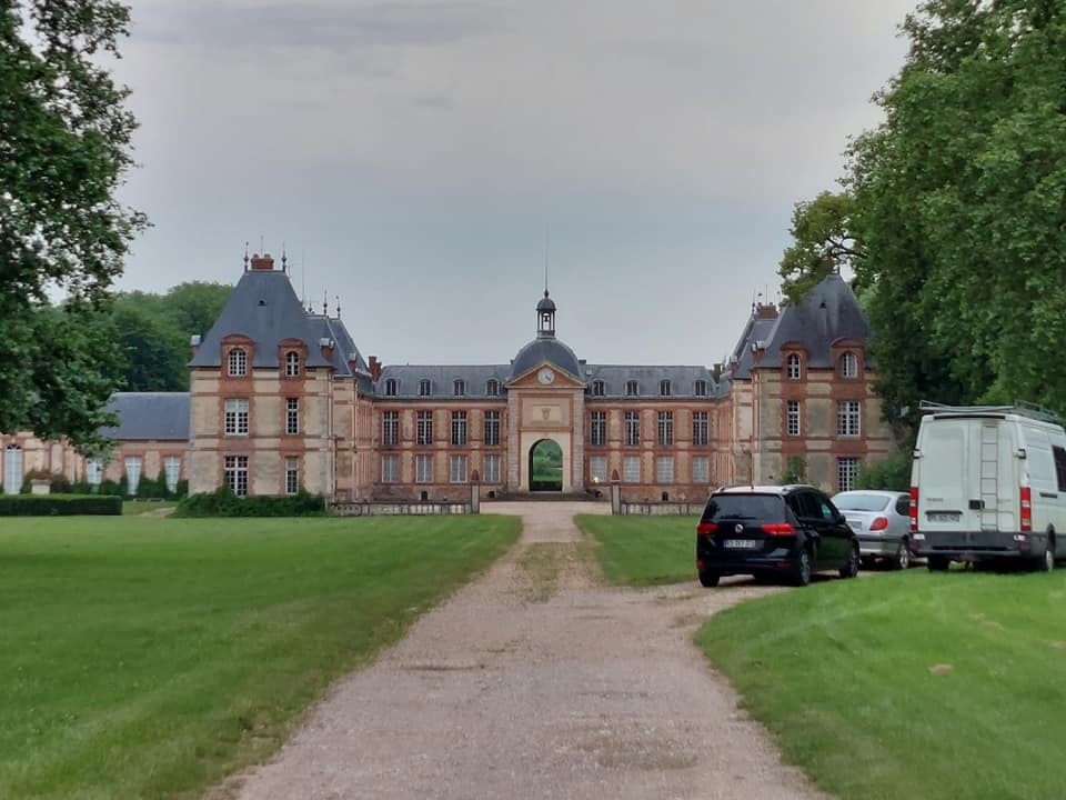 Éclairage du château de Jouars-Pontchartrain et de son parc, le 07 juillet 2021.