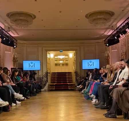 Défilé de mode au Ritz, avec éclairage LED, découpes et écrans, organisé par Symbiose Organisation le 4 mars 2022.
