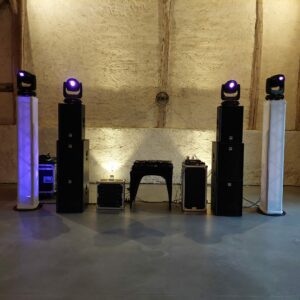 Installation de matériel de son et éclairage pour l'événement de Guillaume DJ Big Marnier, le 4 juin 2022.