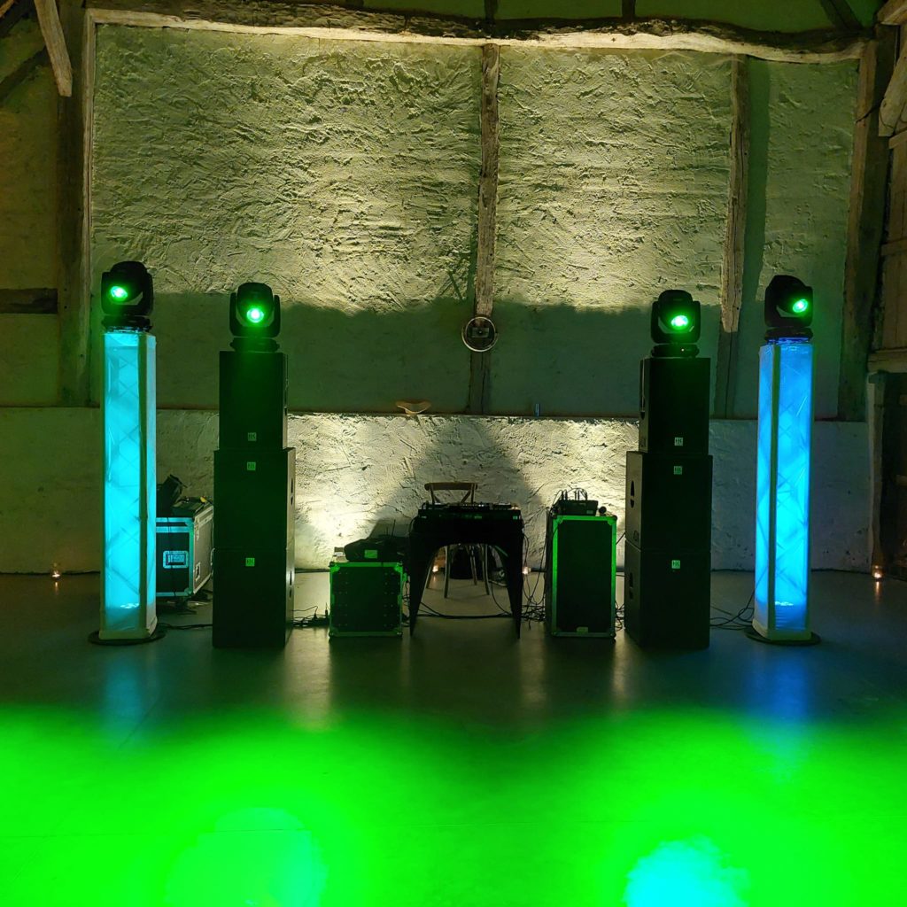 Installation de matériel de son et éclairage pour l'événement de Guillaume DJ Big Marnier, le 4 juin 2022.