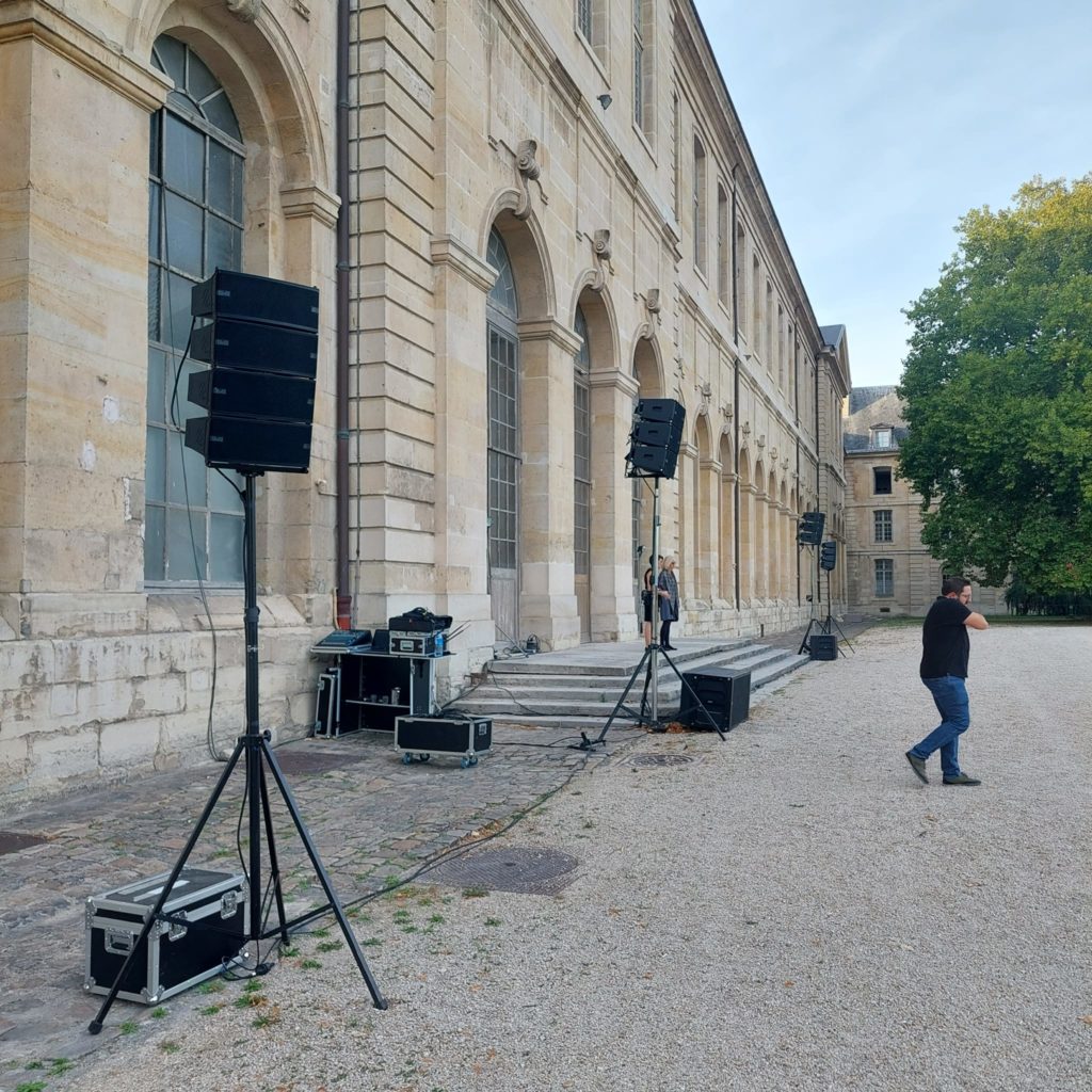 Prestation sonore à l'école la Légion d'honneur à Saint-Denis pour la chanson "France" avec Candice Parise, organisée par Symbiose.