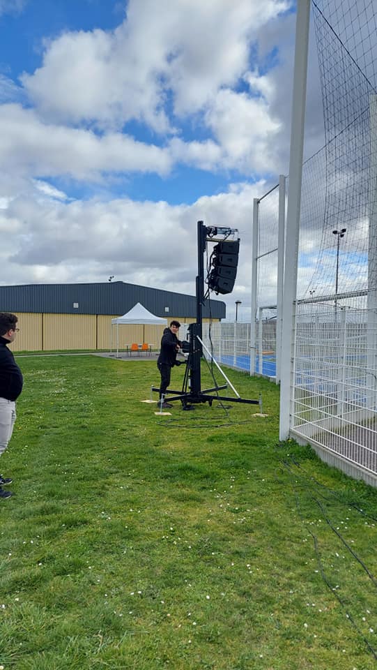 Installation de sonorisation pour les Olympiday au Gymnase Descartes de Fontenay-le-Fleury par Symbiose Organisation.