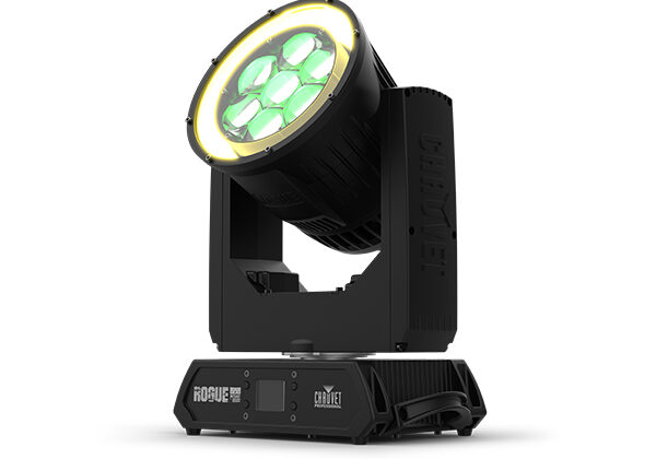 Projecteur Chauvet Pro Rouge avec lumière verte, conçu pour une utilisation en sonorisation et éclairage professionnel.