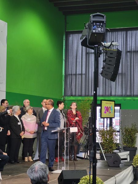 Vœux du maire de Fontenay-le-Fleury, avec installation sonore et éclairage le 4 mai 2024.