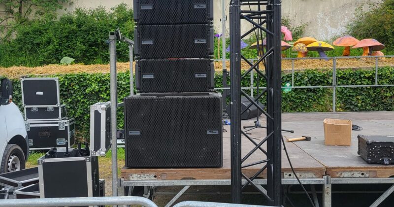 Installation de sonorisation et éclairage pour la fête de l'arrosoir au Potager du Roi, prévue le 18 mai 2024.